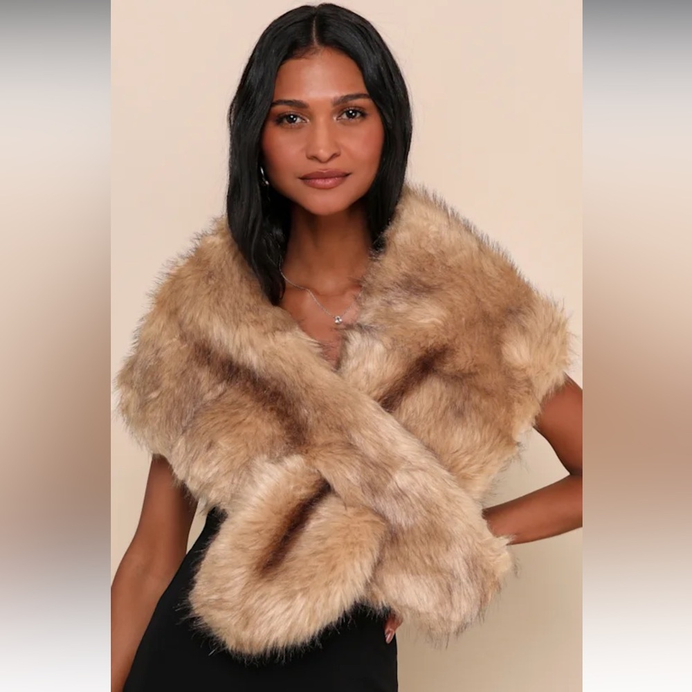 Lulu’s Always Posh Brown Faux Fur Stole